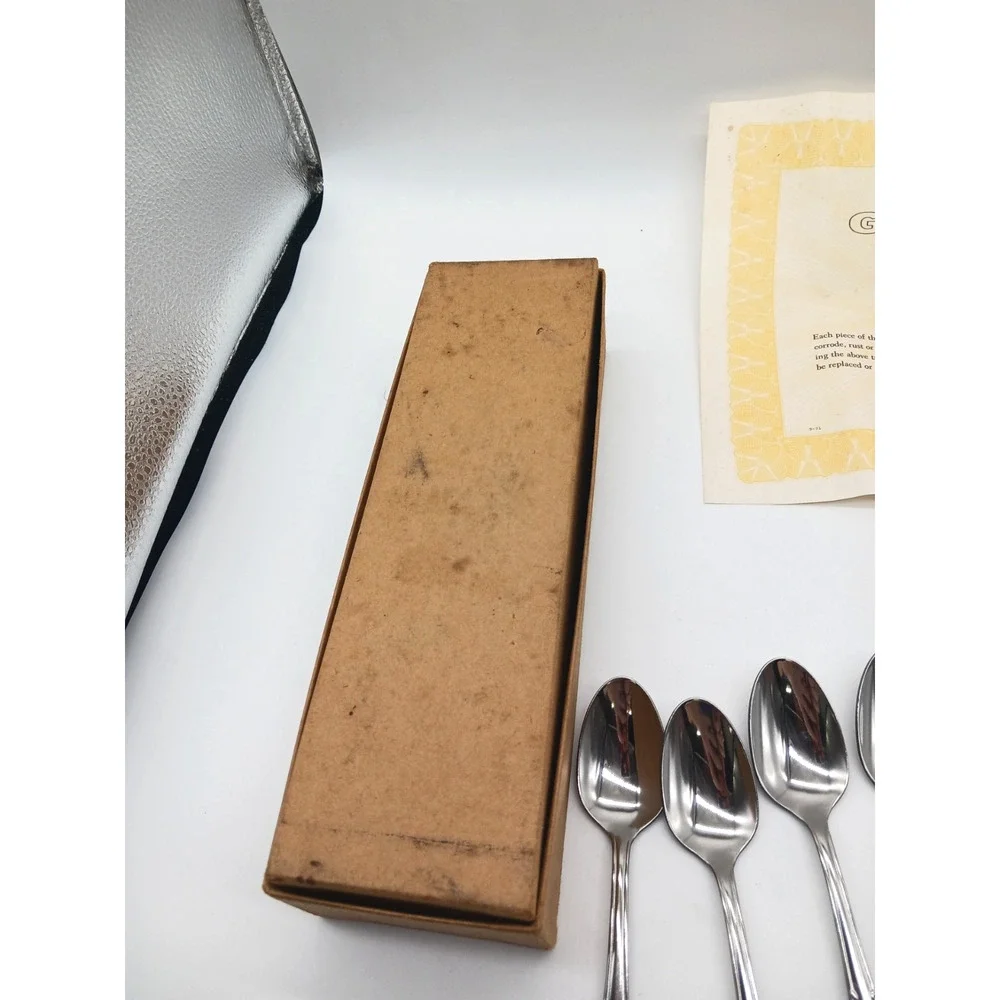 Oneida Simeon L & George H Rogers Stainless Homestead 4 Teaspoons 8 Knives Box